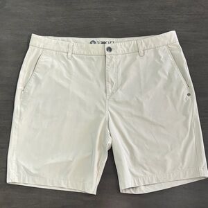 Vuori Mens Meta 8 inch short Truffle